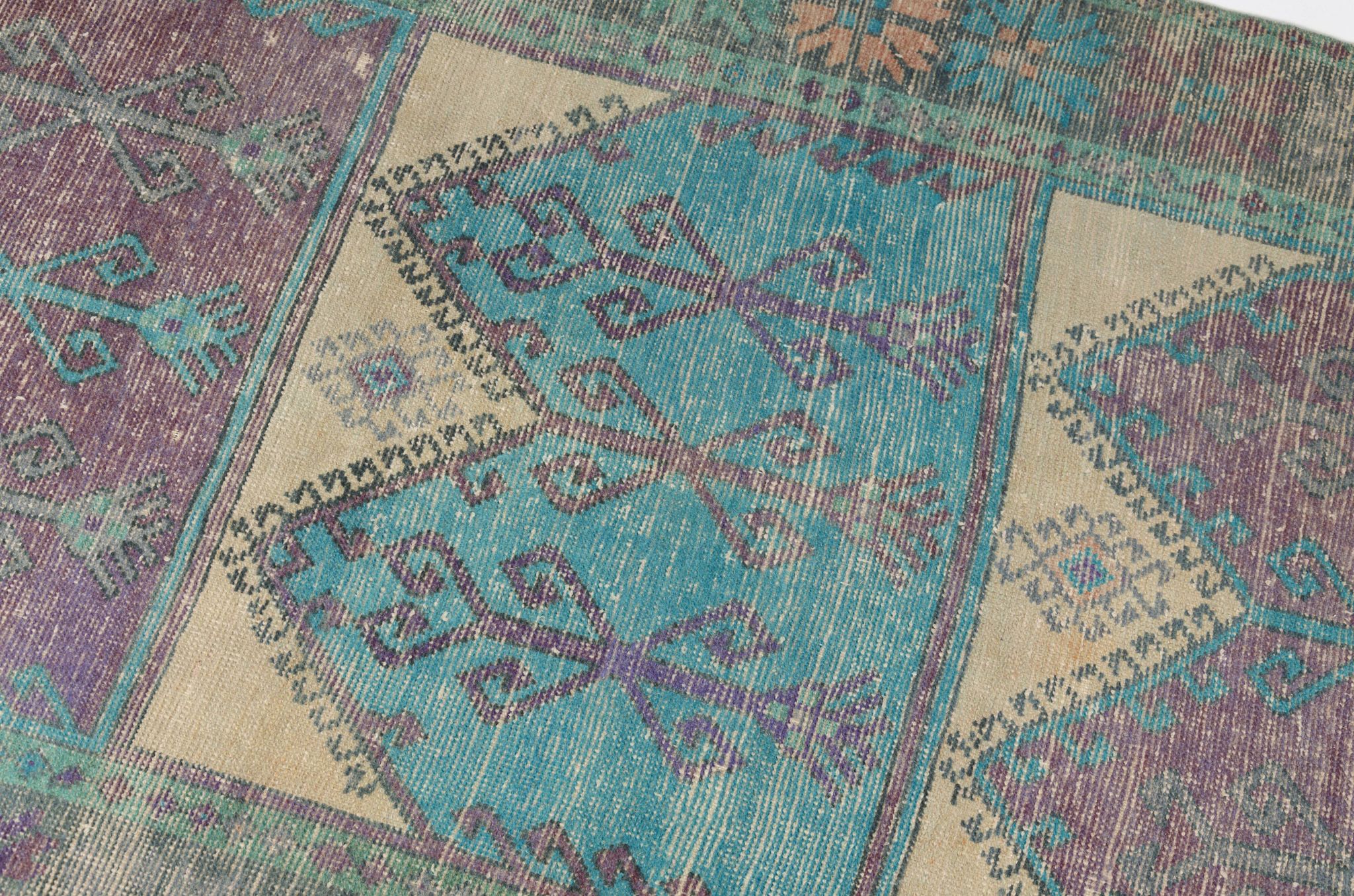 Tapis en laine anatolien noué à la main