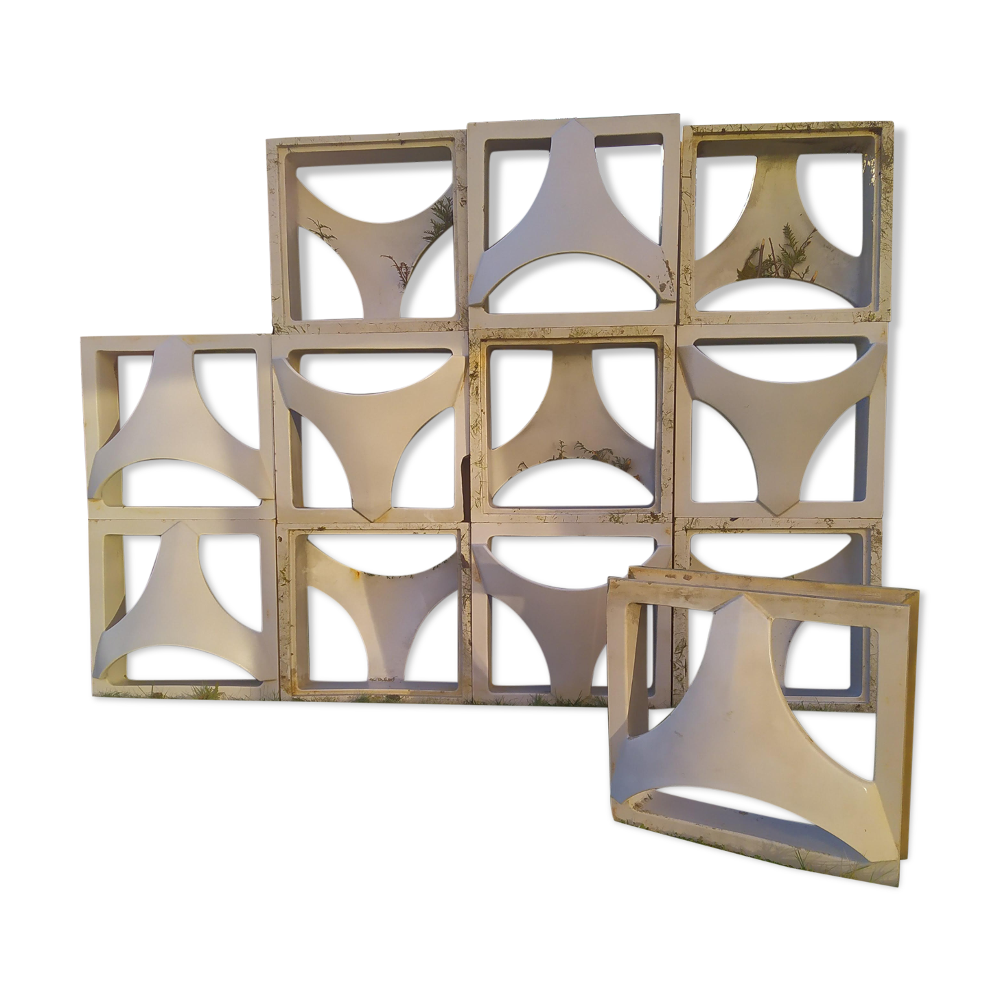 9 ceramic earthenware elements, space age architecture