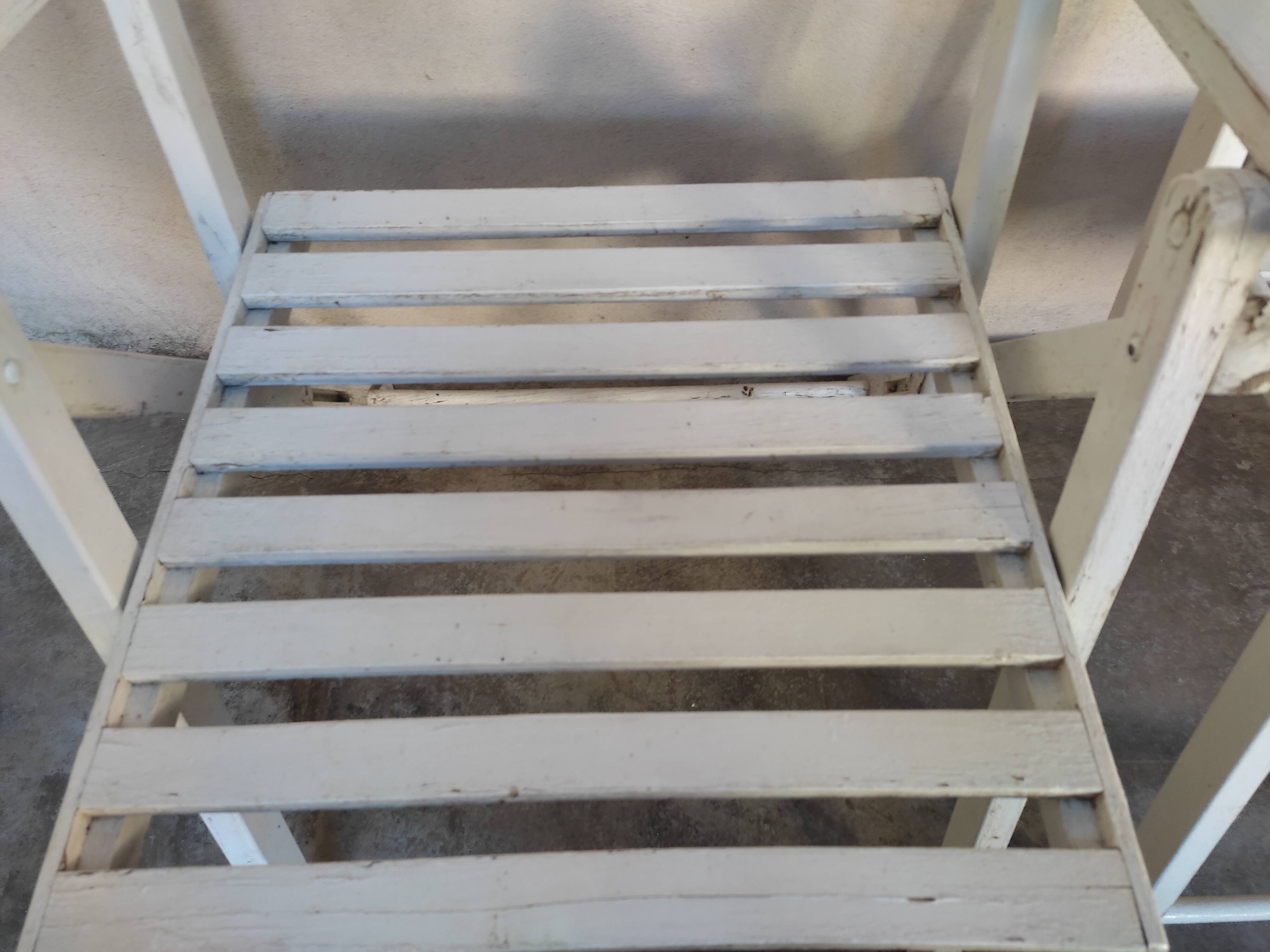 2 foldable garden chairs