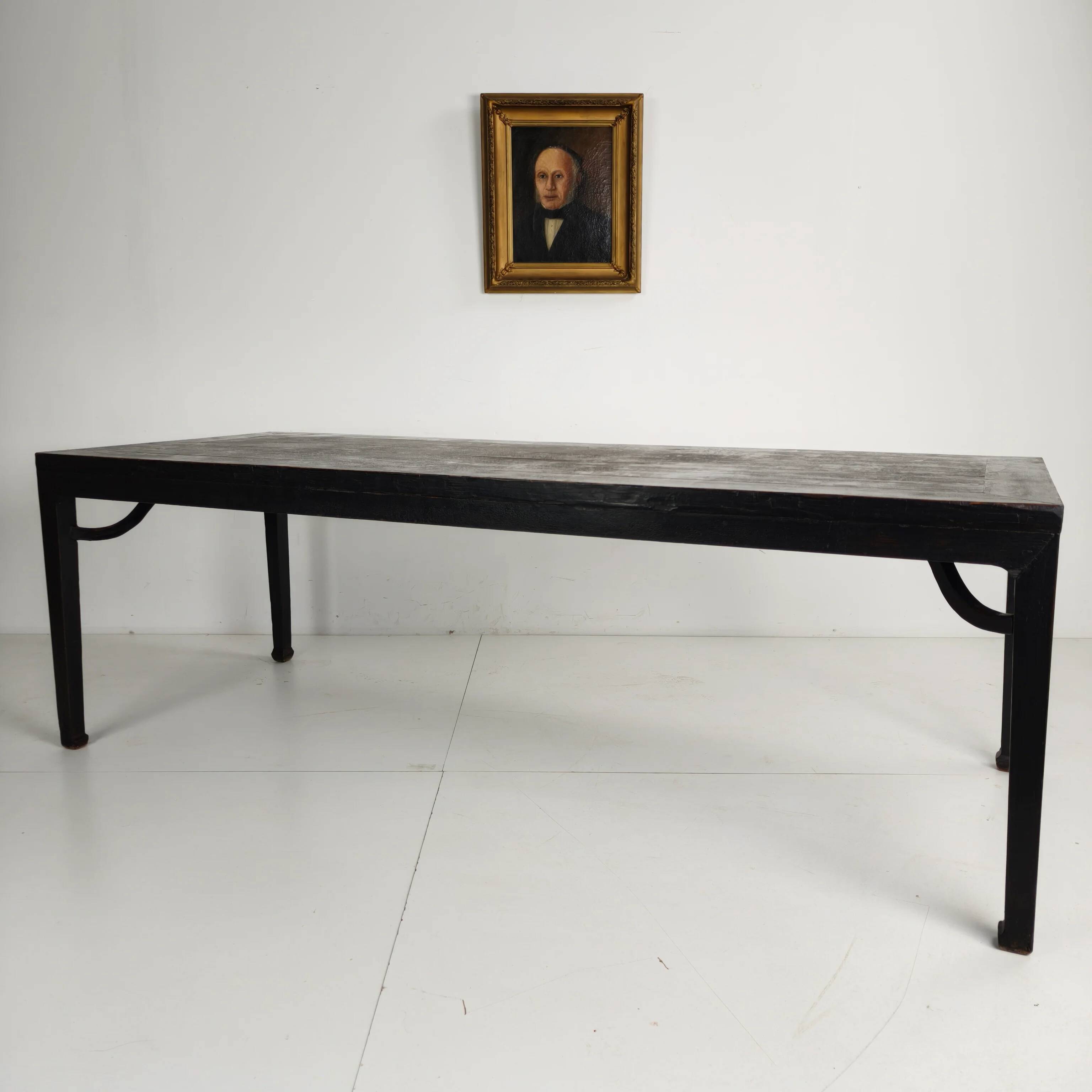 Table de salle à manger chinoise Qing noire (230 cm) — milieu à fin du XVIIIe siècle — laque d'origine