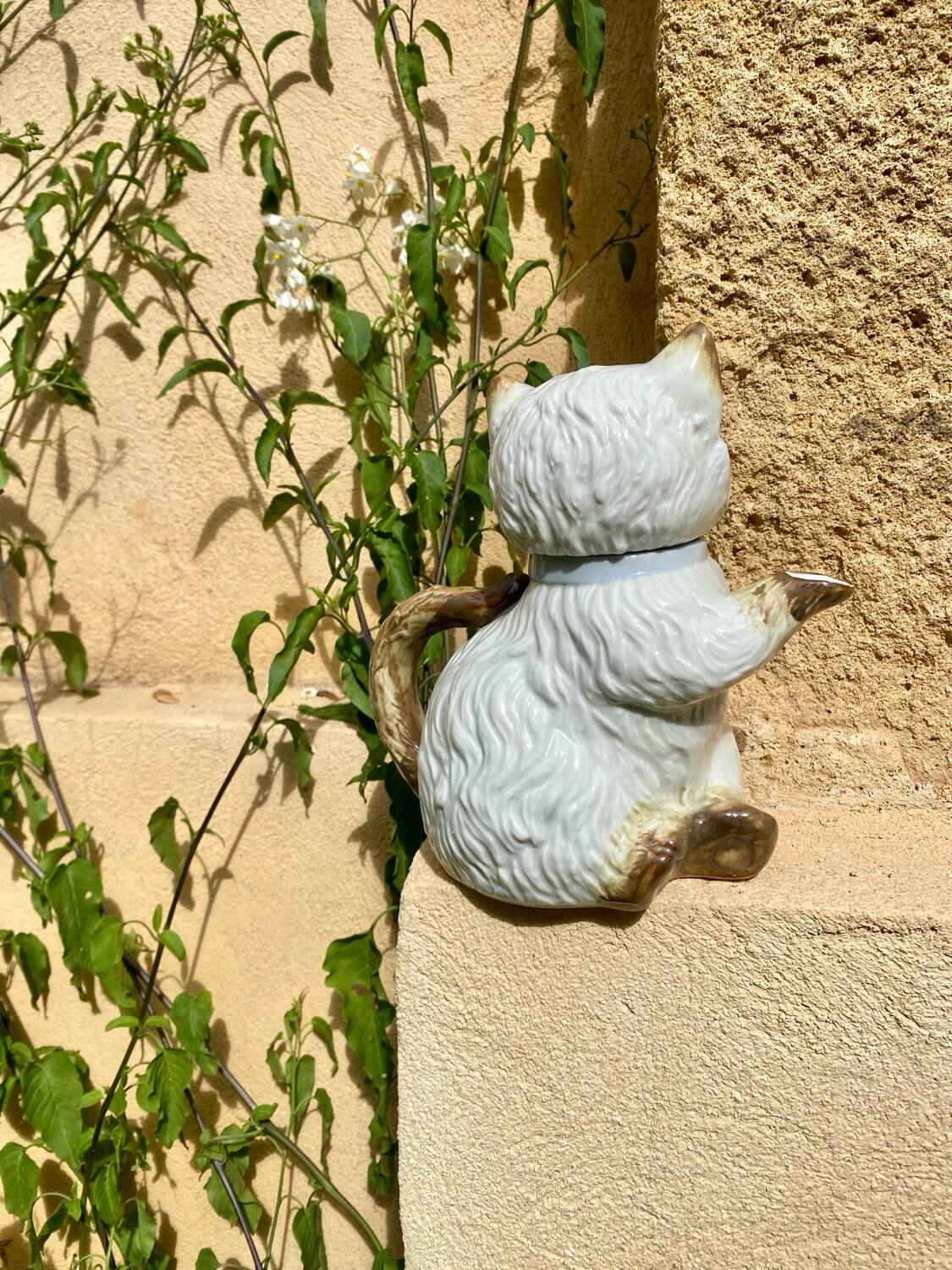 Vintage kitten teapot