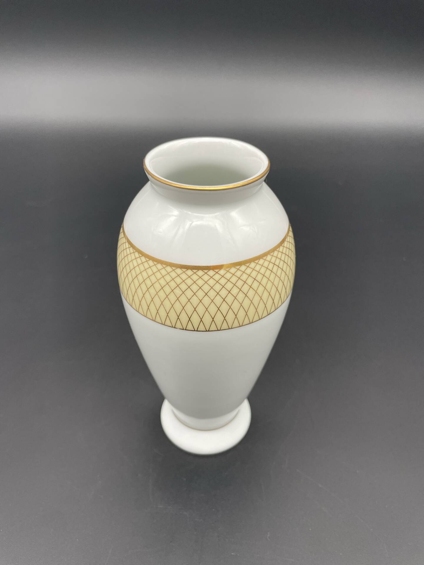 Small Rosenthal Classic vase in white porcelain and gold.