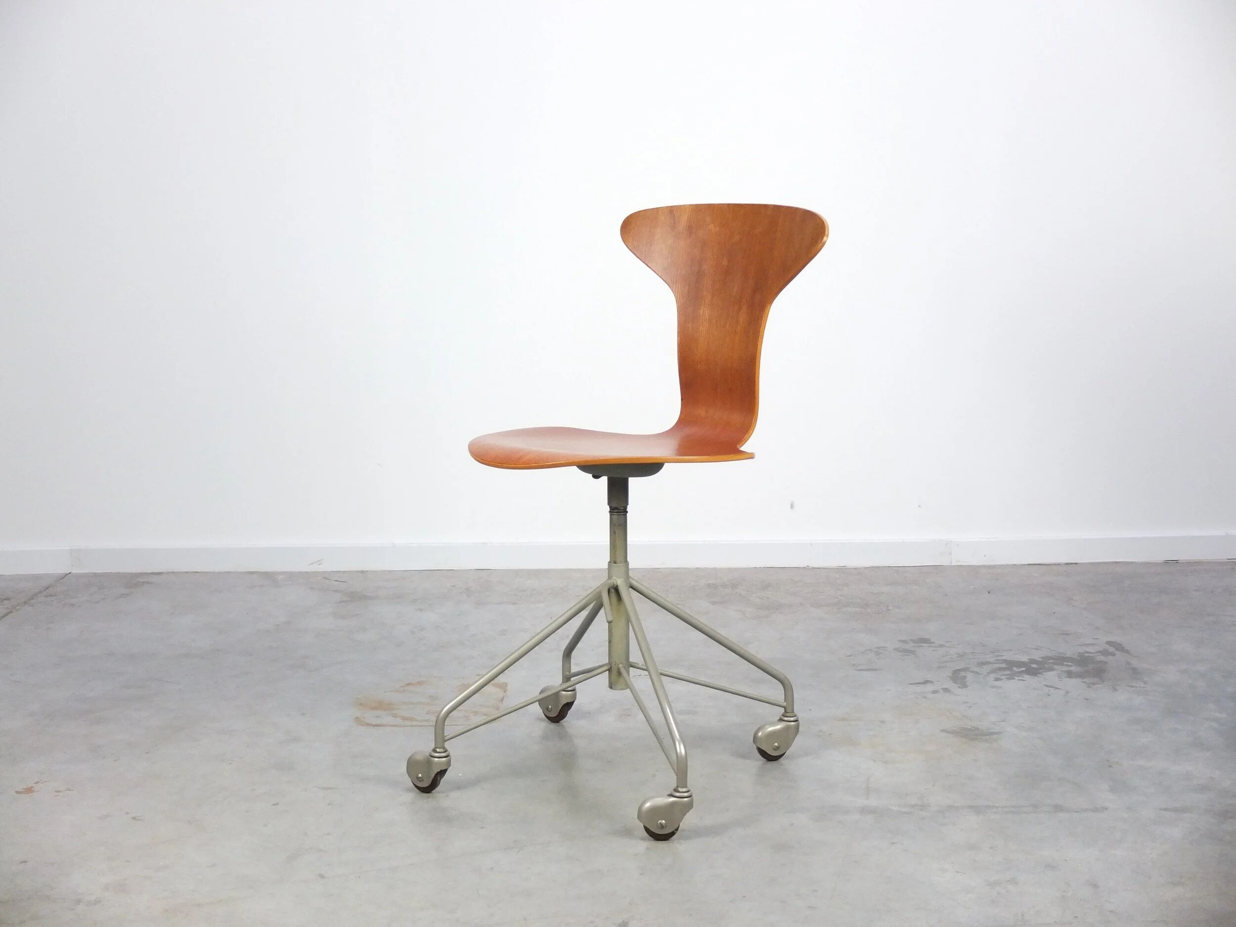 Chaise de bureau pivotante 'Mosquito' de 1ère édition par Arne Jacobsen pour Fritz Hansen, 1955