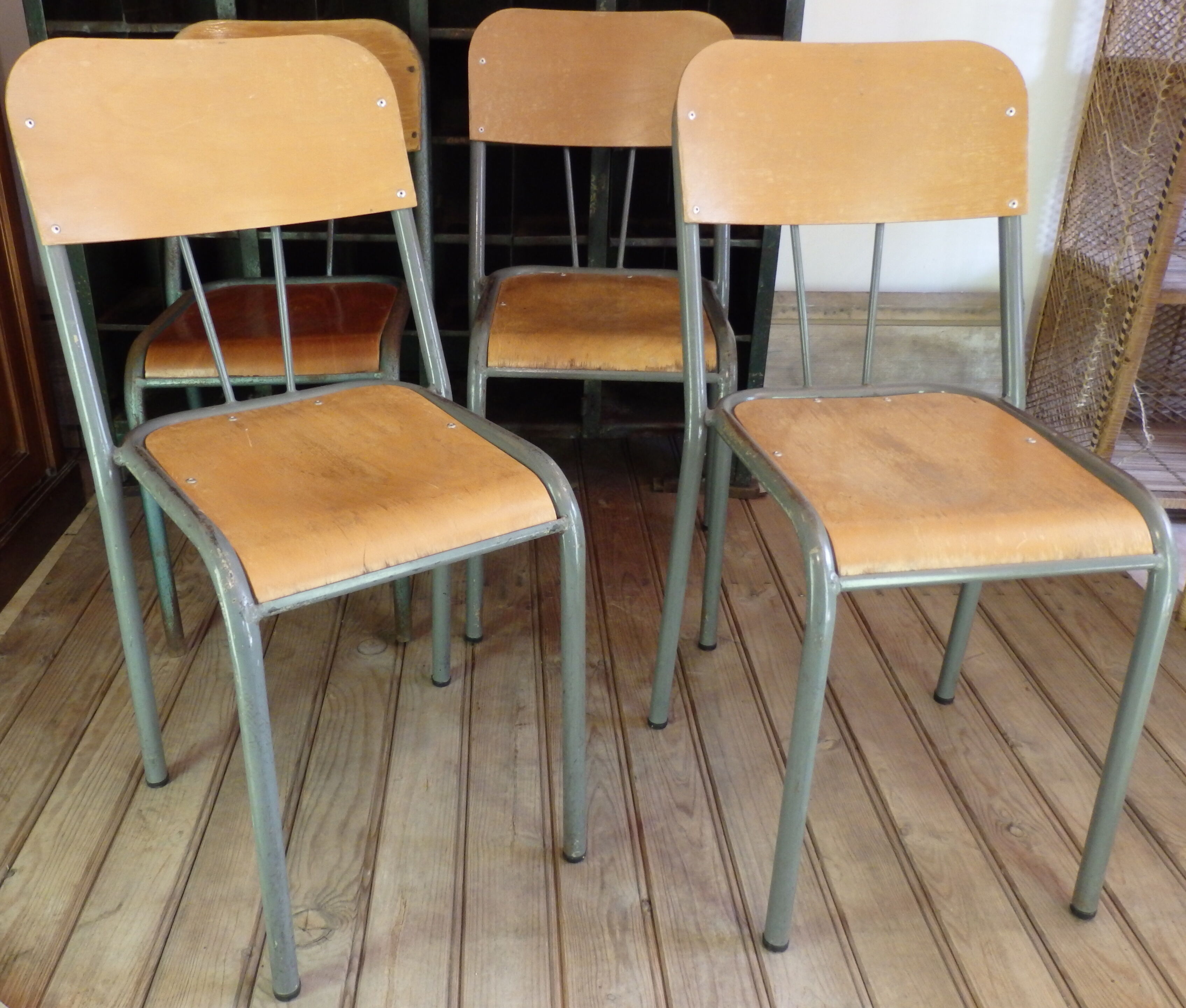 Set of 4 chairs of school children