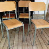 Suite de 4 chaises d'écoliers