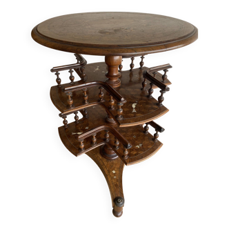 Pedestal table