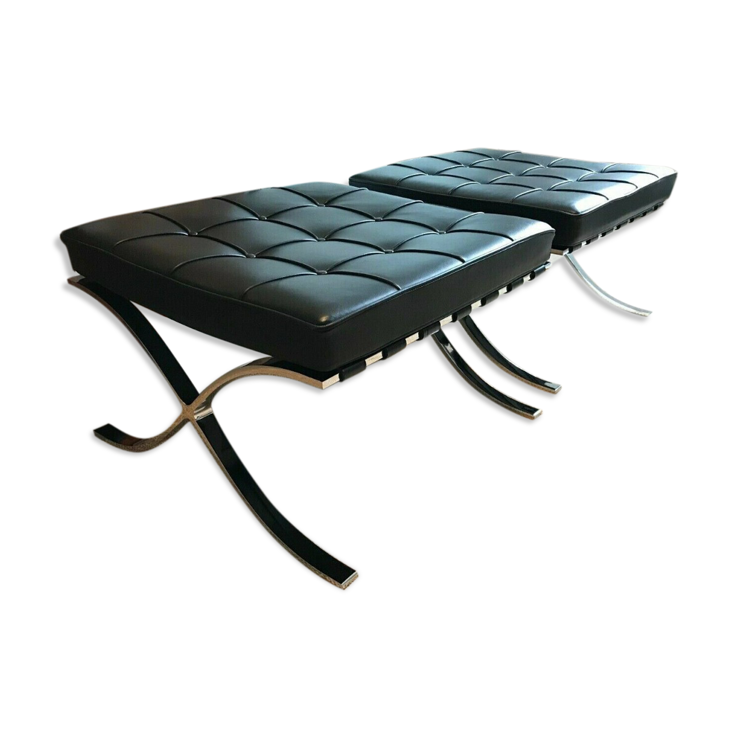 Paire d'ottomans Barcelona par Ludwig Mies van der Rohe, pour knoll