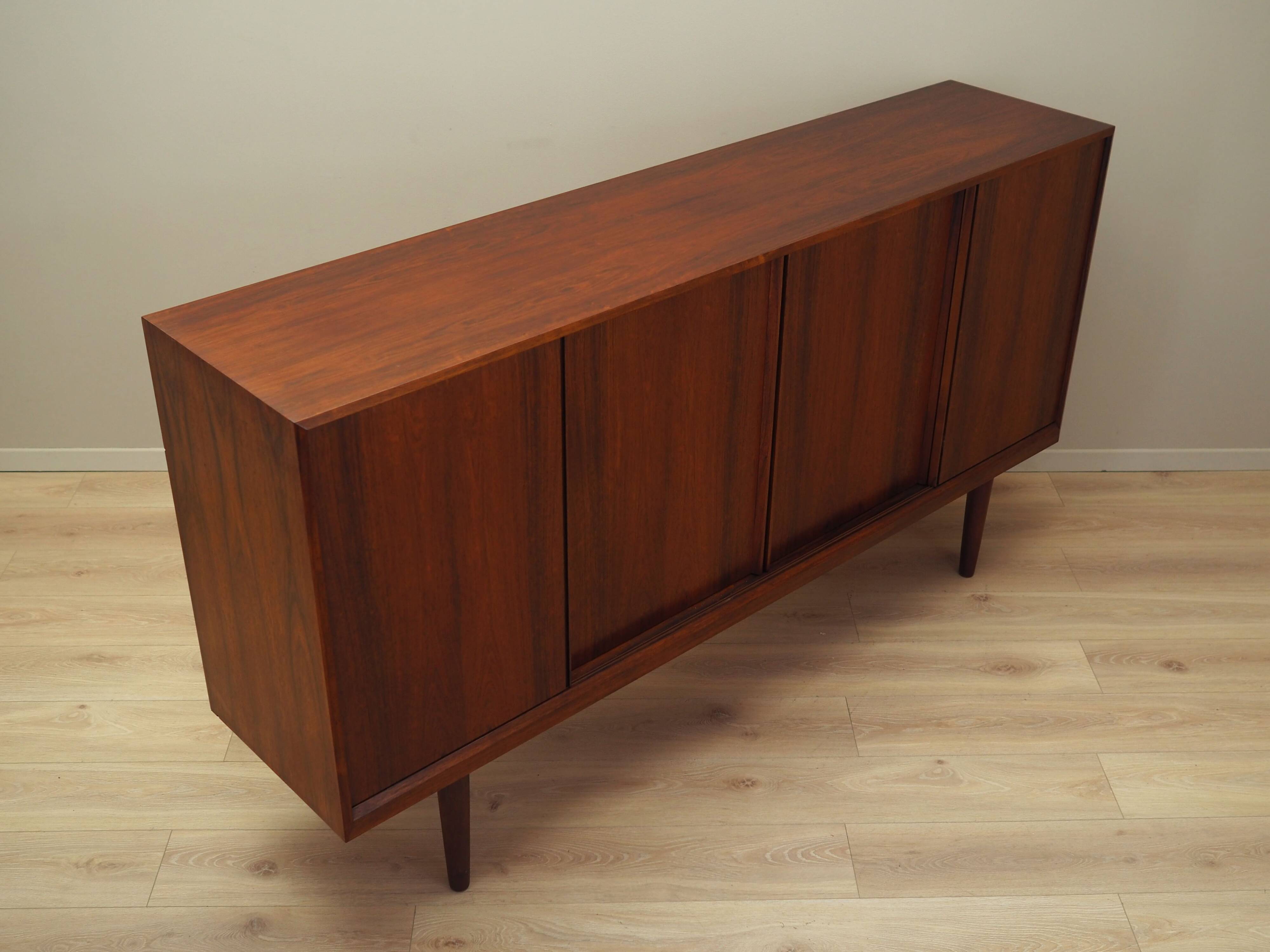 Buffet haut en palissandre, design danois, années 1970, production : Danemark