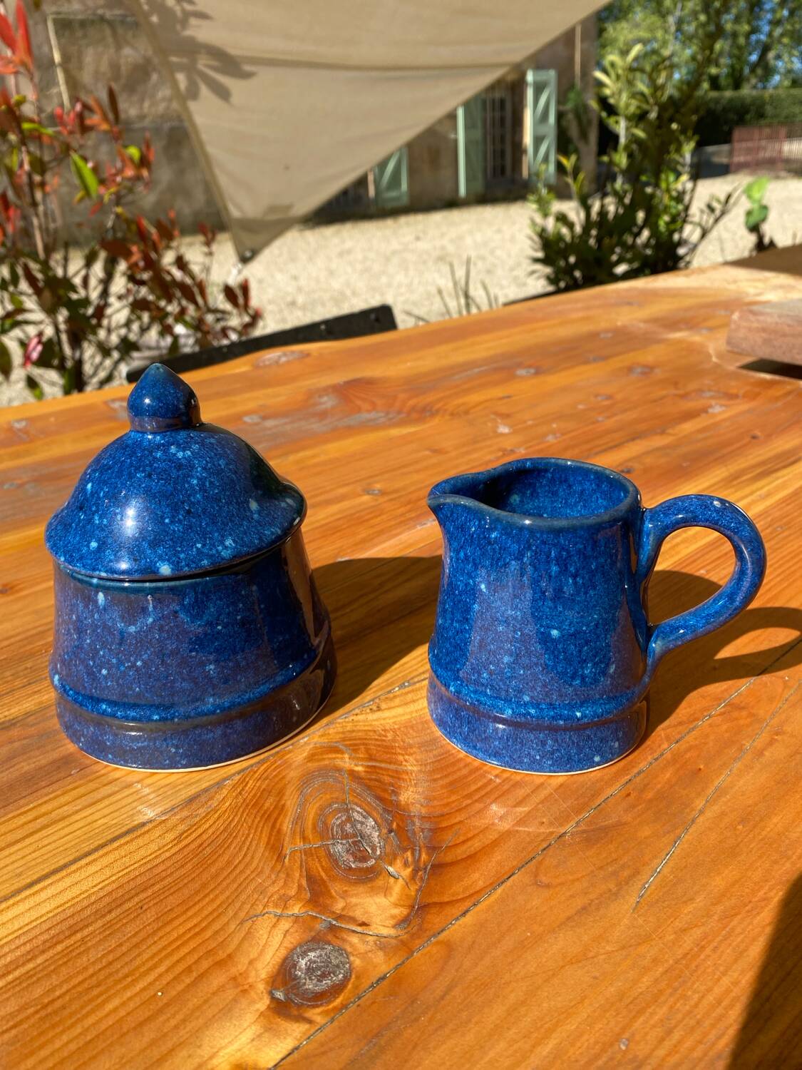 Sucrier et pot à lait bleu en céramique