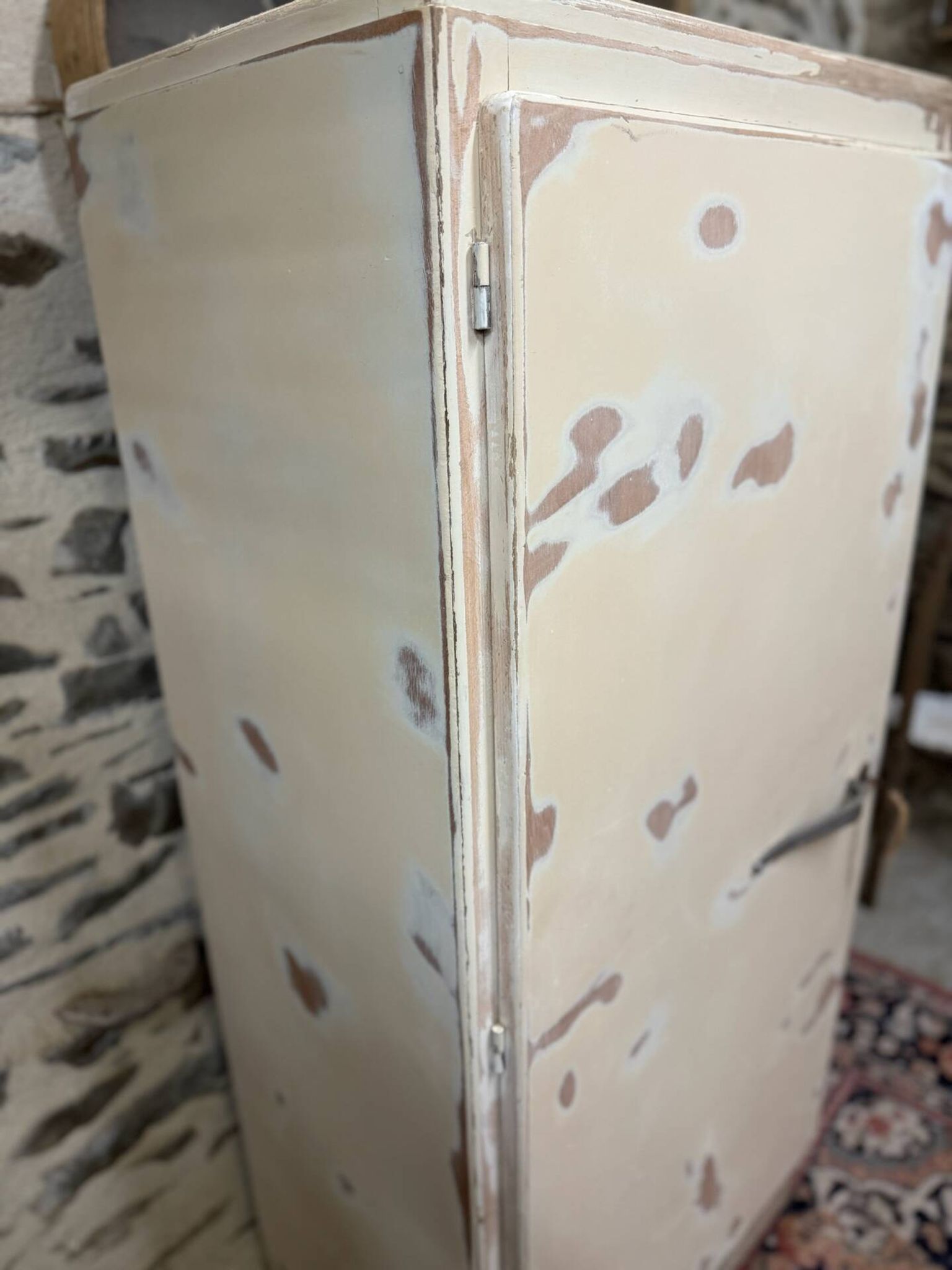 Petite armoire une porte art déco patinée