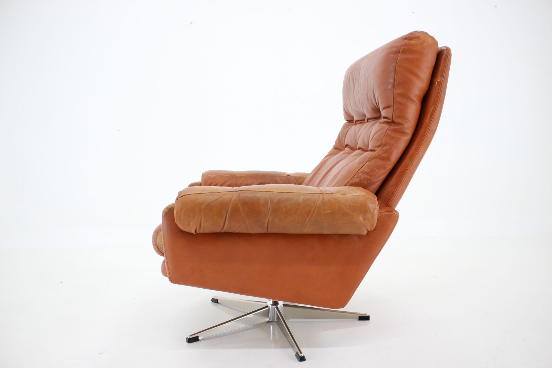 1970s leather swivel armchair by Nili Stoppmobler, Denmark
