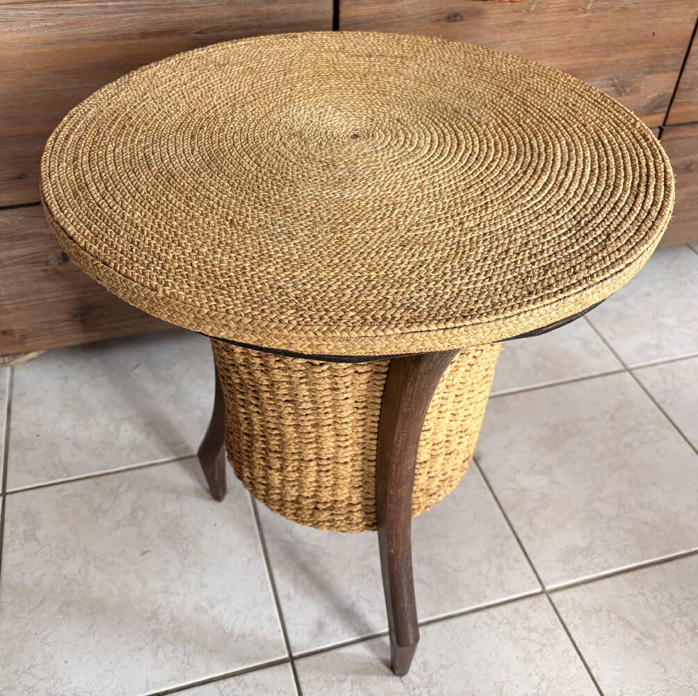 Vintage tripod work lamp in wicker and wood, 1960s style.