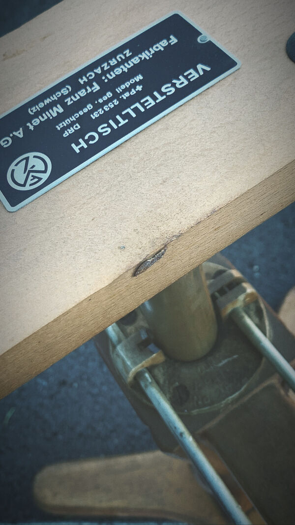 Table à système bass haute par Franz Minet