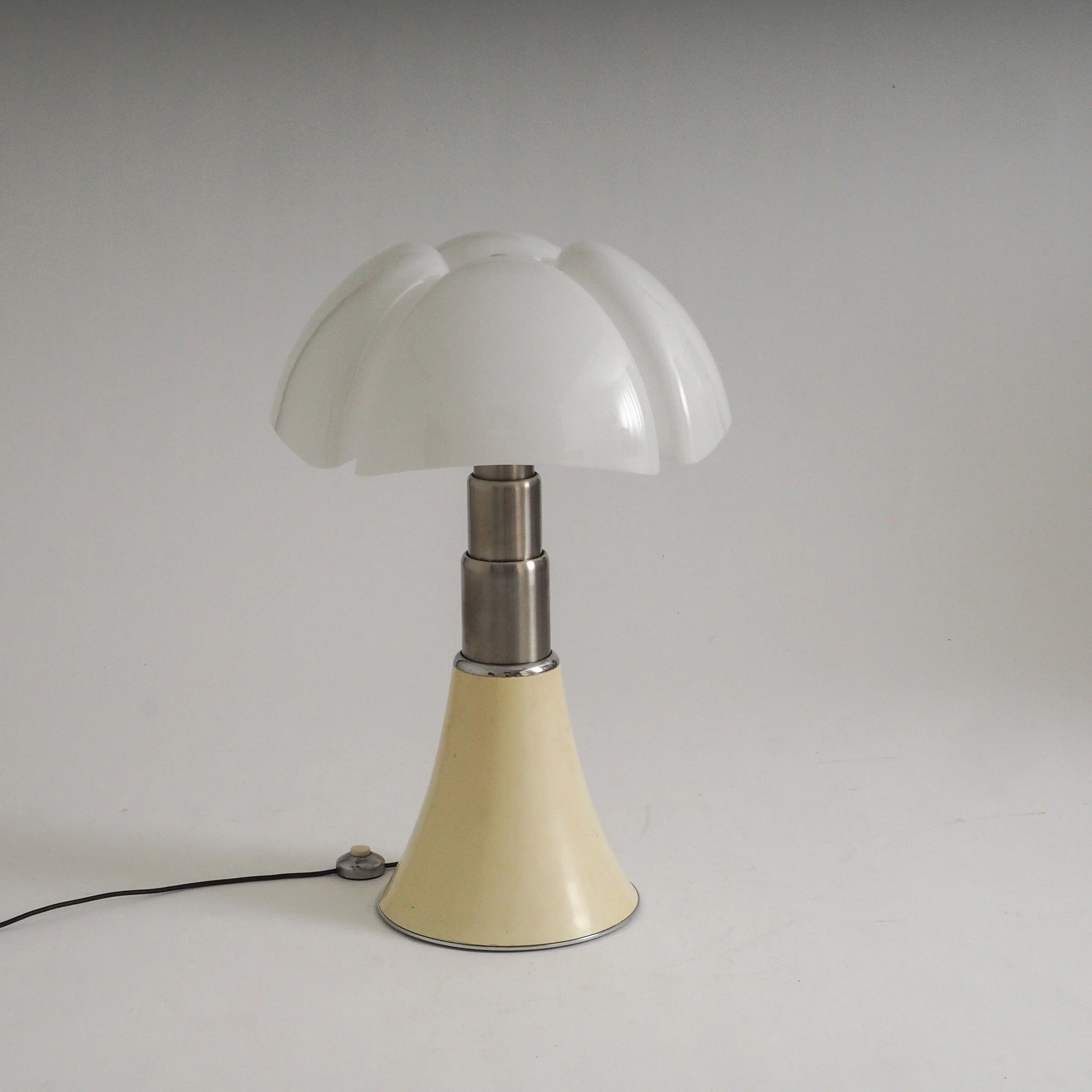 Large vintage Pipistrello table lamp by Gae Aulenti for Martinelli Luce