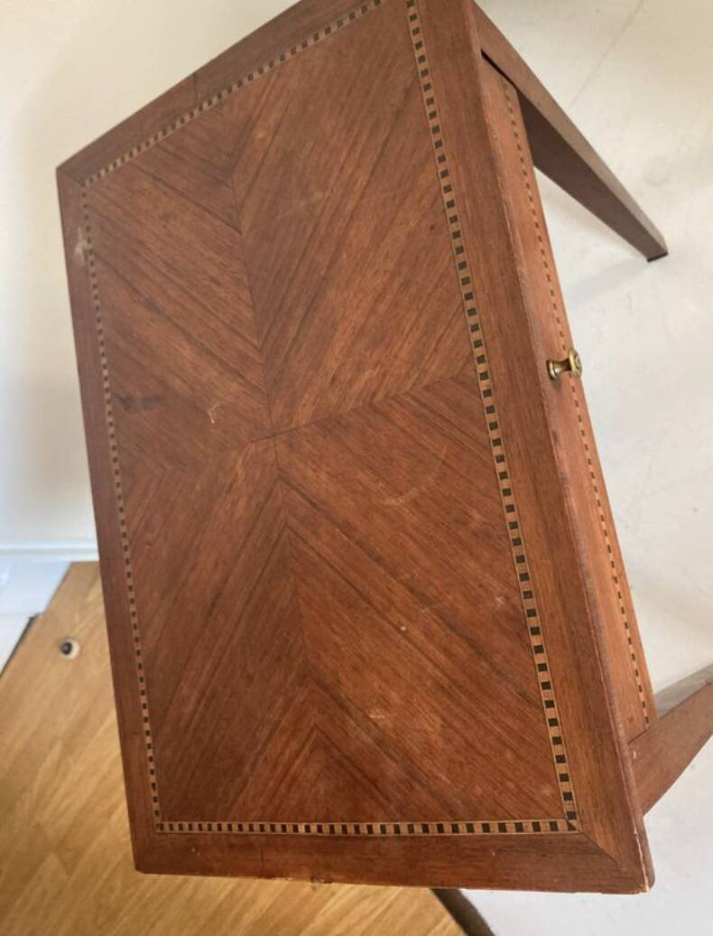 Very small mahogany veneer table from the early 20th century