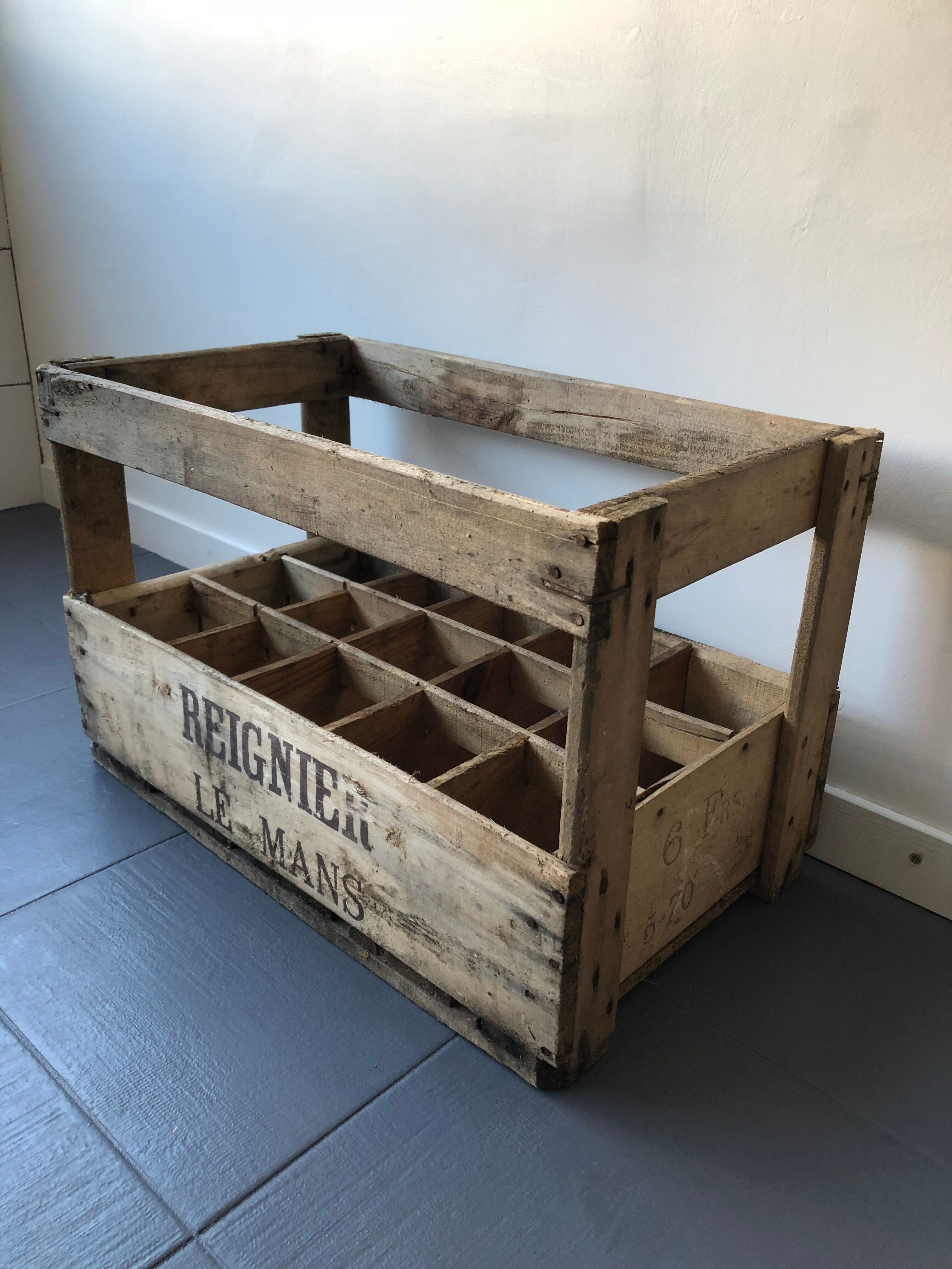 Reign bottle rack