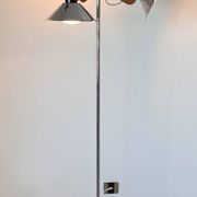 Three-light floor lamp in wood and chrome metal, Spain 1970s.