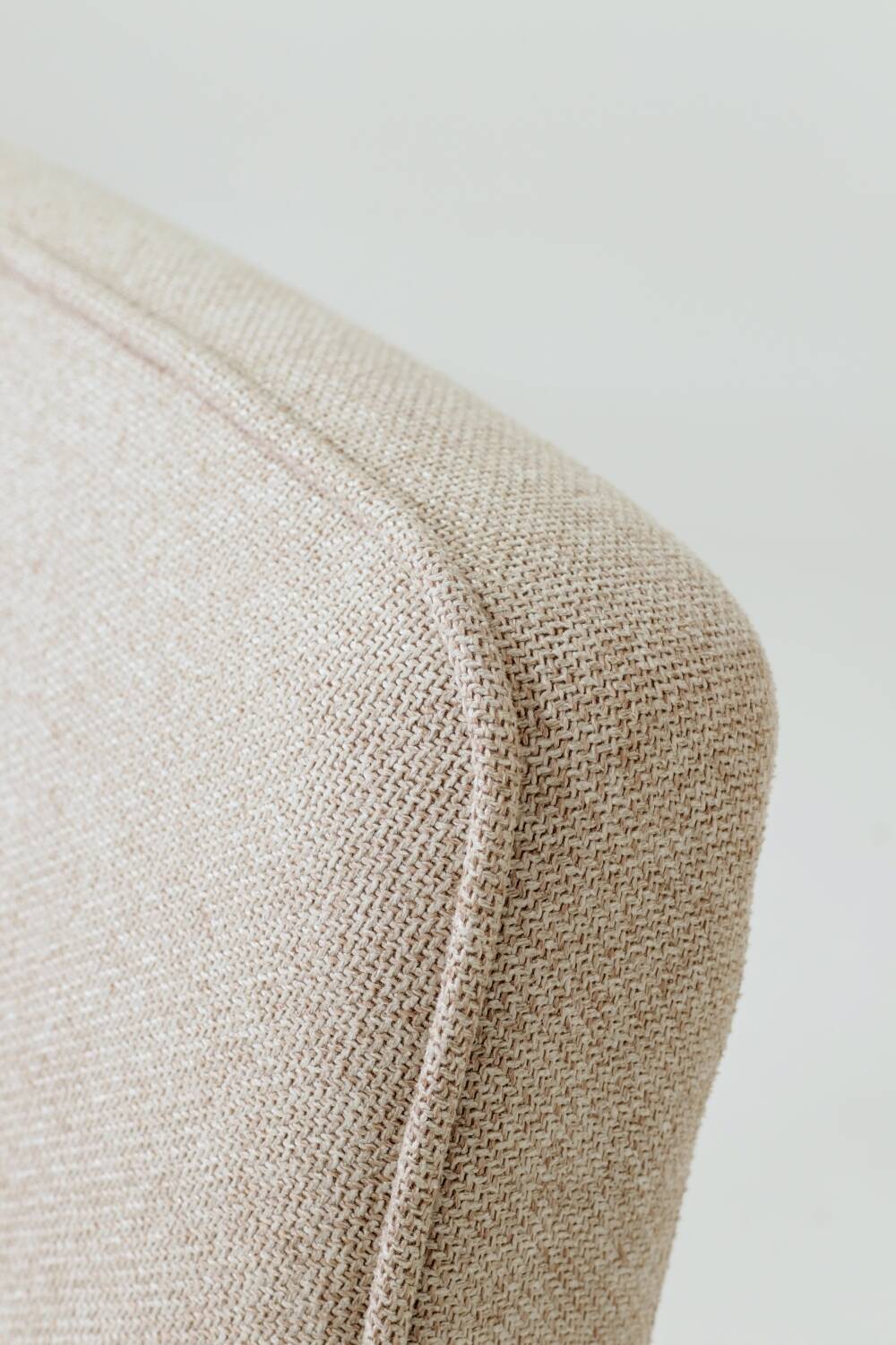 Fauteuil Lounge Beige Tressé Revêtement Bois Couleur Noyer