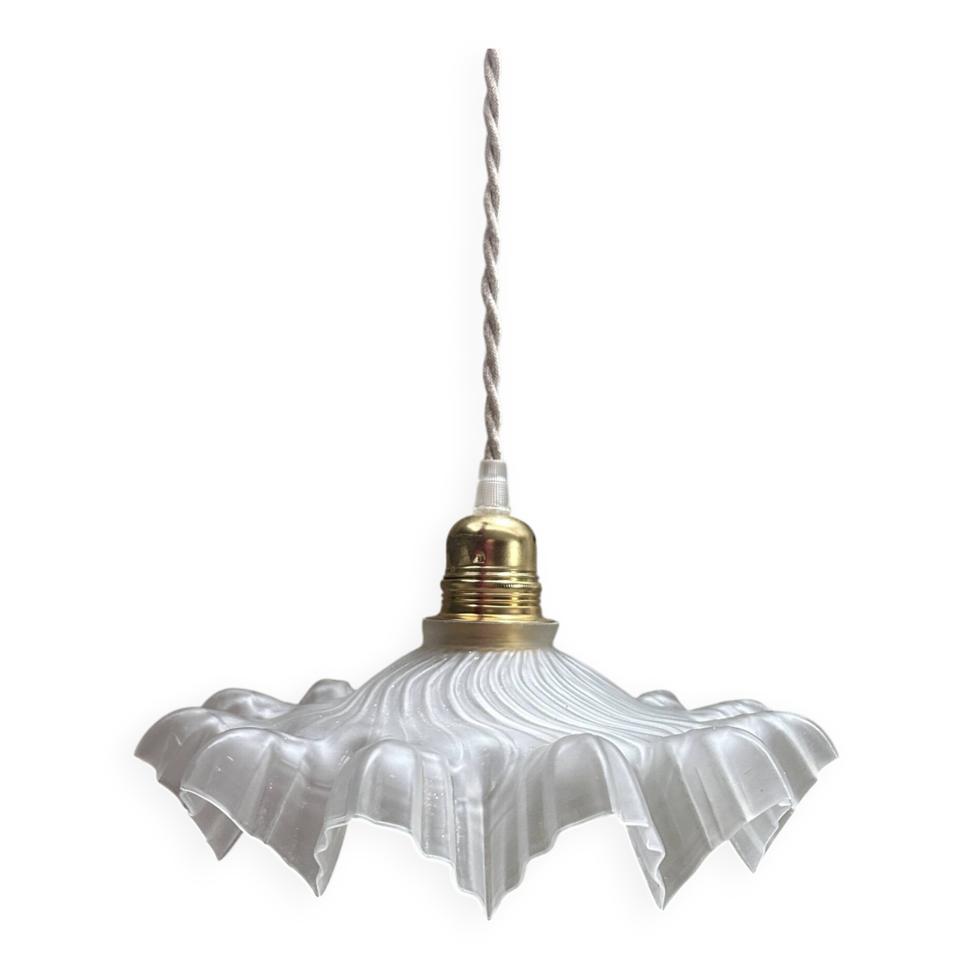 Suspension in transparent opaline
