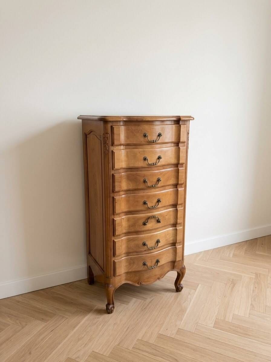 Louis XV wooden chest of drawers