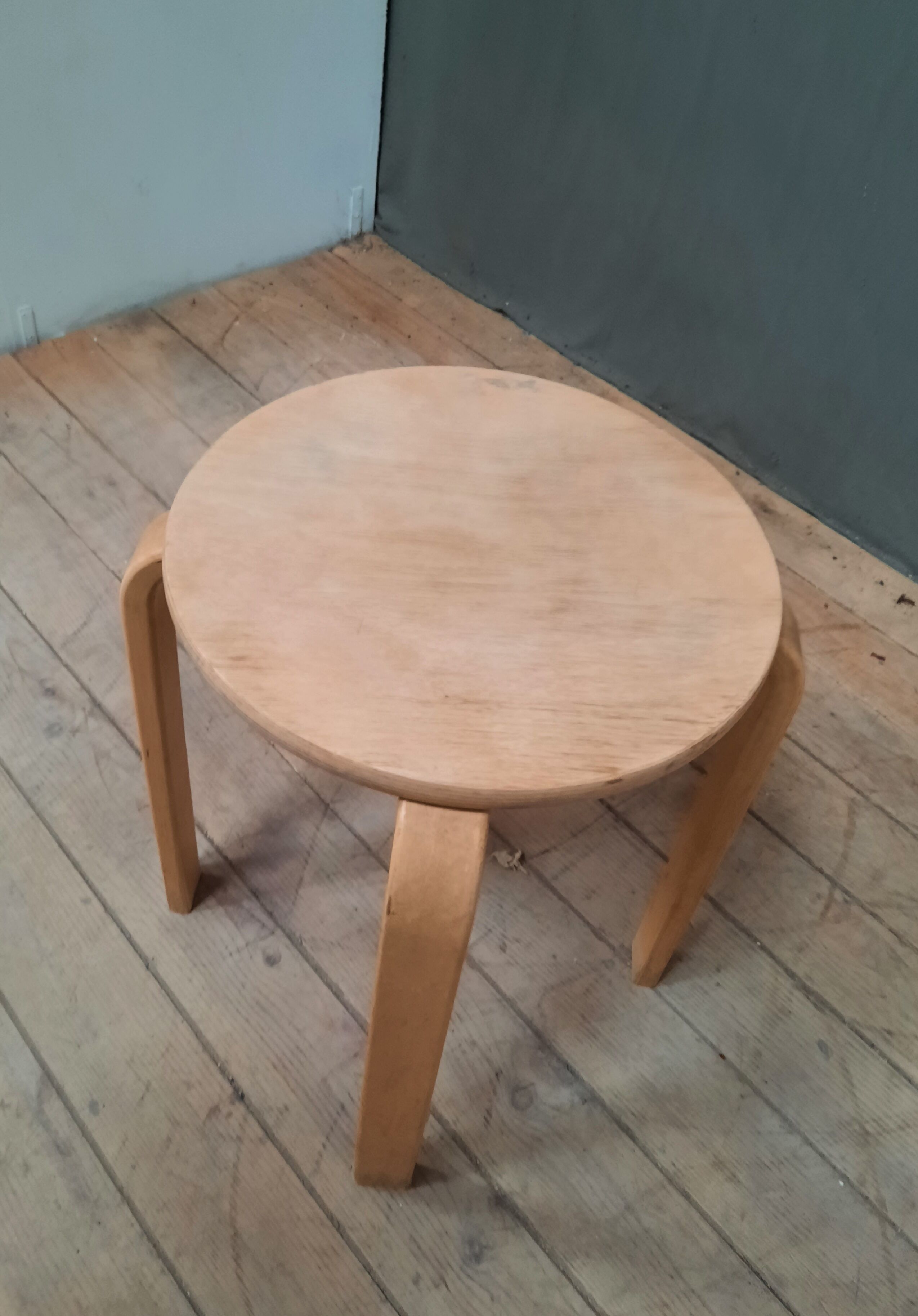 Series of 4 scandinavian stools