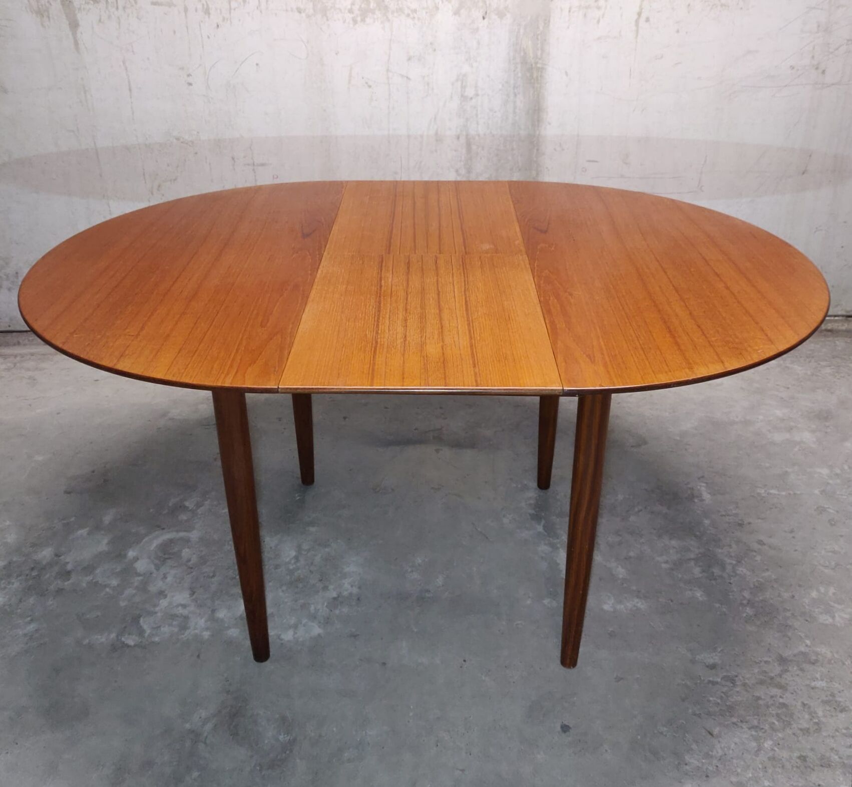 Vintage table with Girsberger teak extension