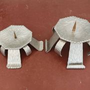 Paire de bougeoirs brutalistes en aluminium martelé, années 1970