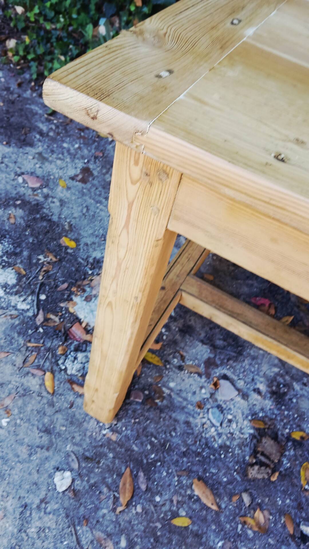 Farm table