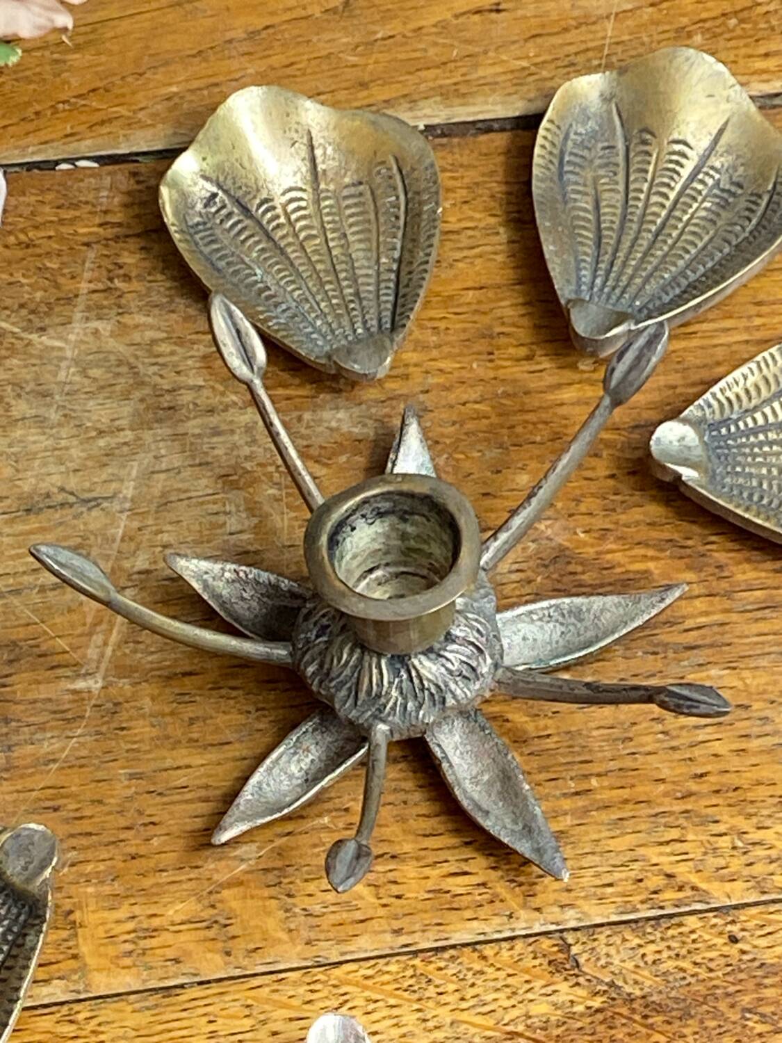 Bougeoir fleur en bronze, pétales amovibles