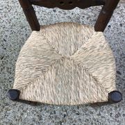 Chaise paillée brutaliste
