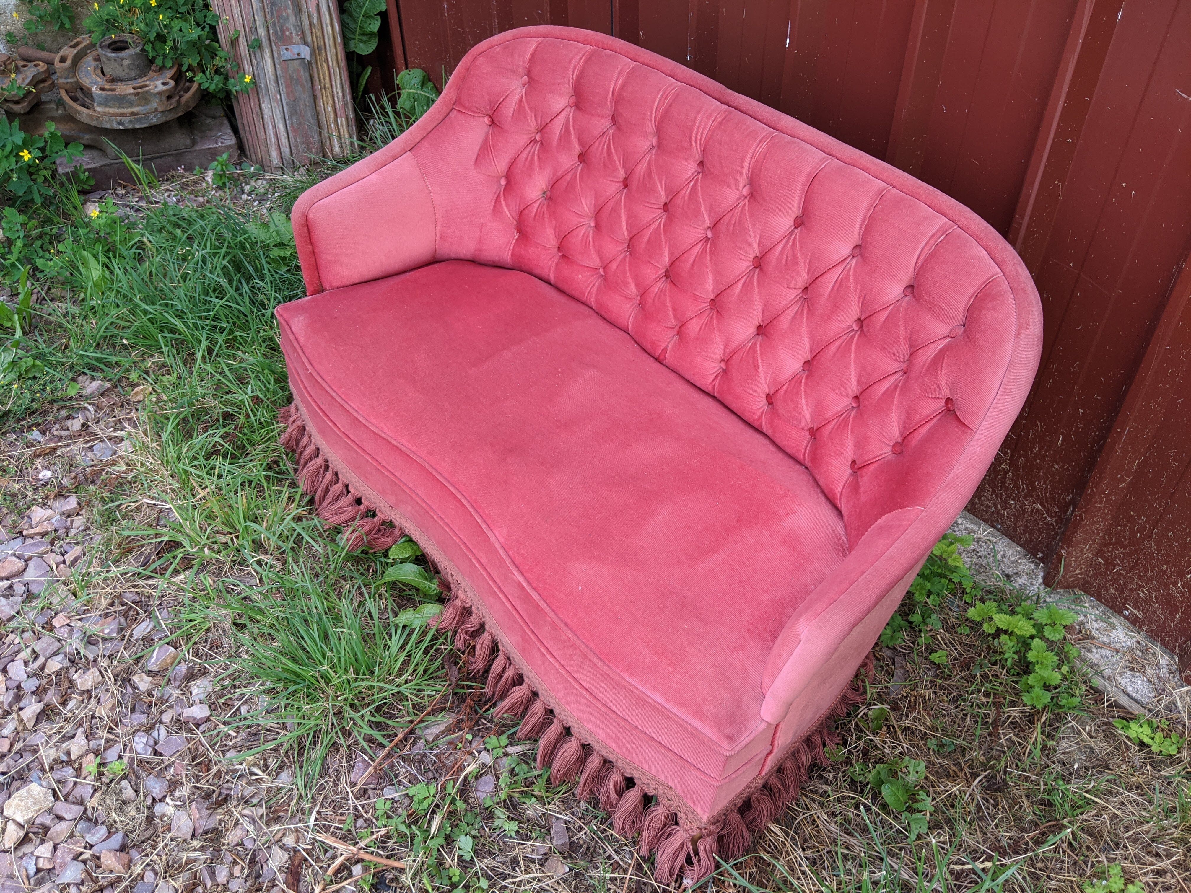 Two-seat pink toad sofa