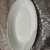 Porcelain presentation with white gold edging