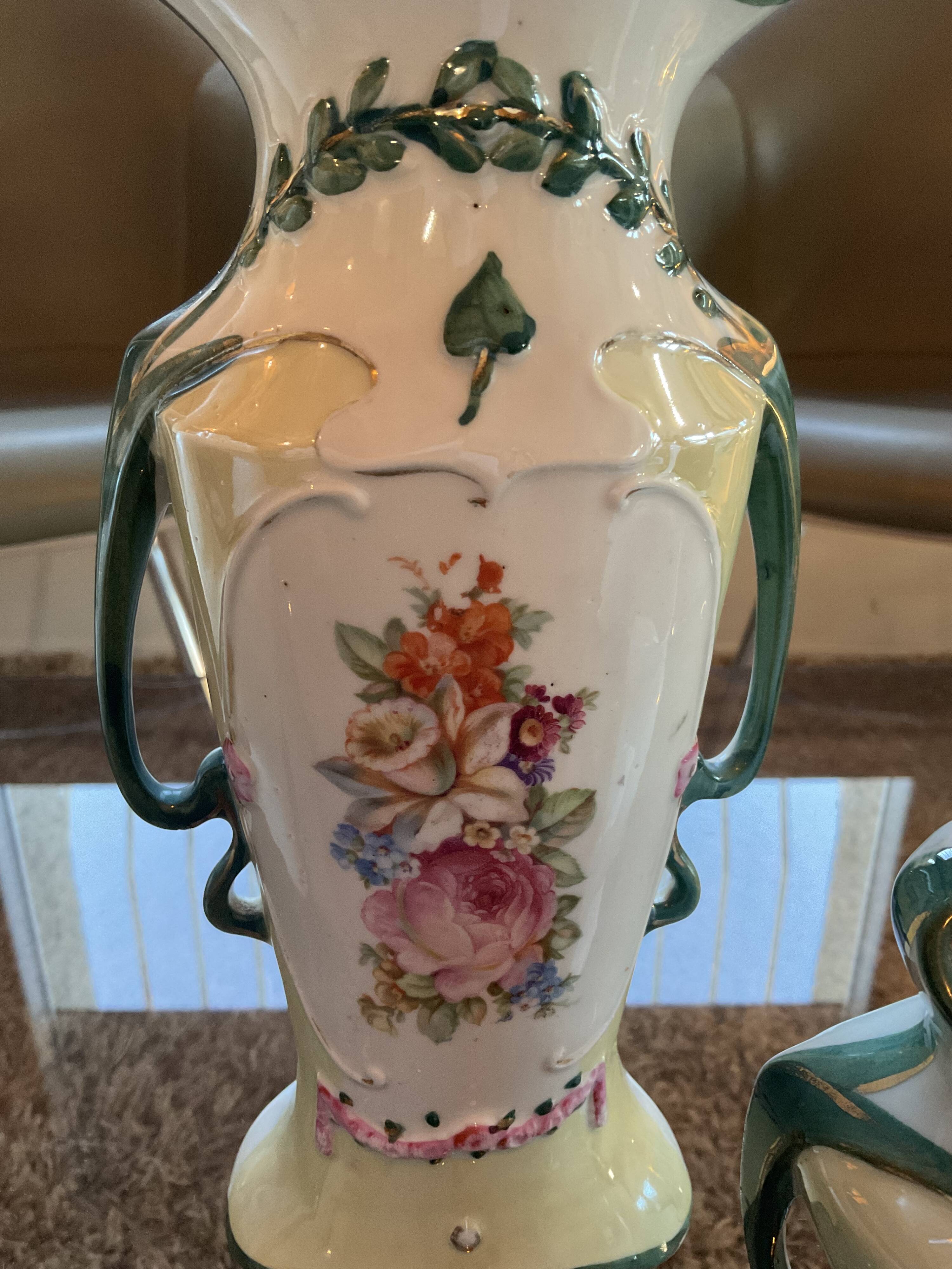 Planter and 2 vases in earthenware decorations flowers