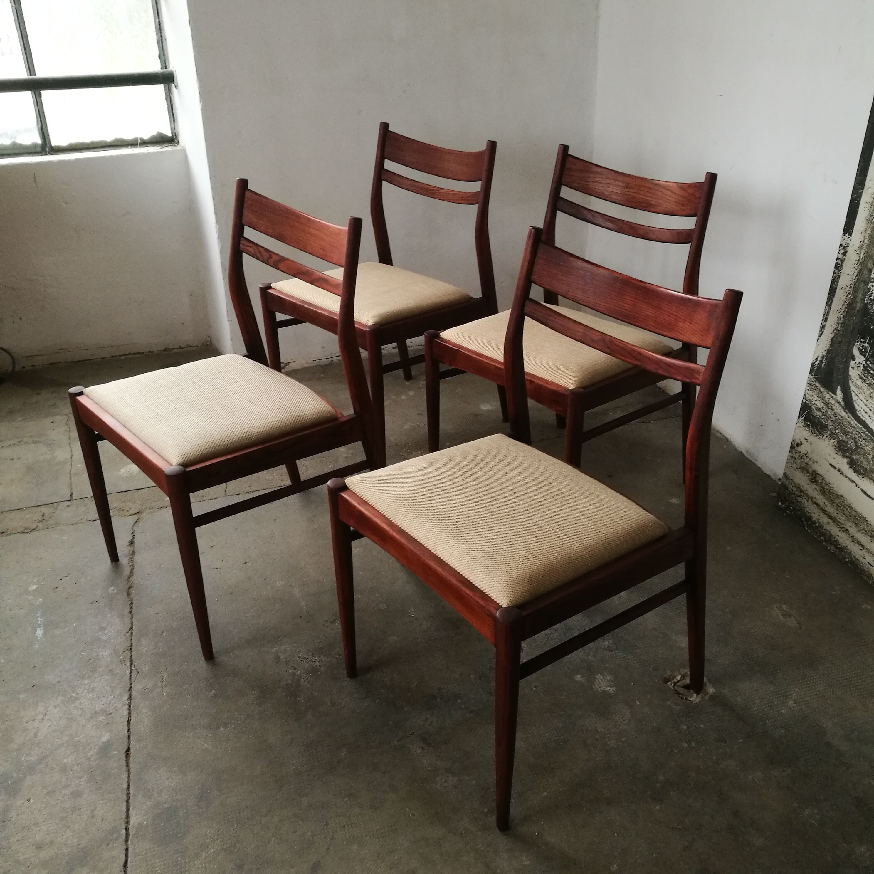 Set of 4 Scandinavian chairs