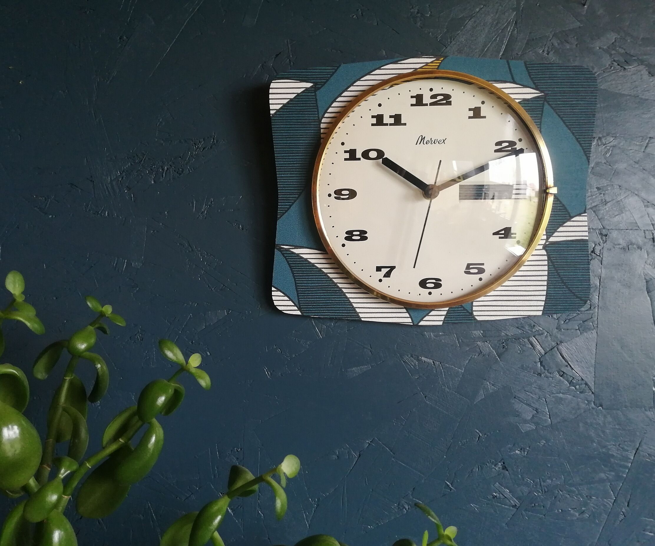 Vintage clock silent wall clock "Mervex blue white"
