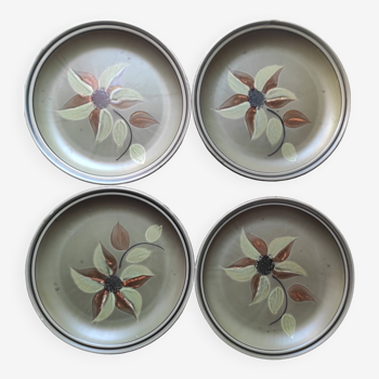 4 assiettes atelier d art du revernay  céramiques émaillées,  fleures peintes à la main