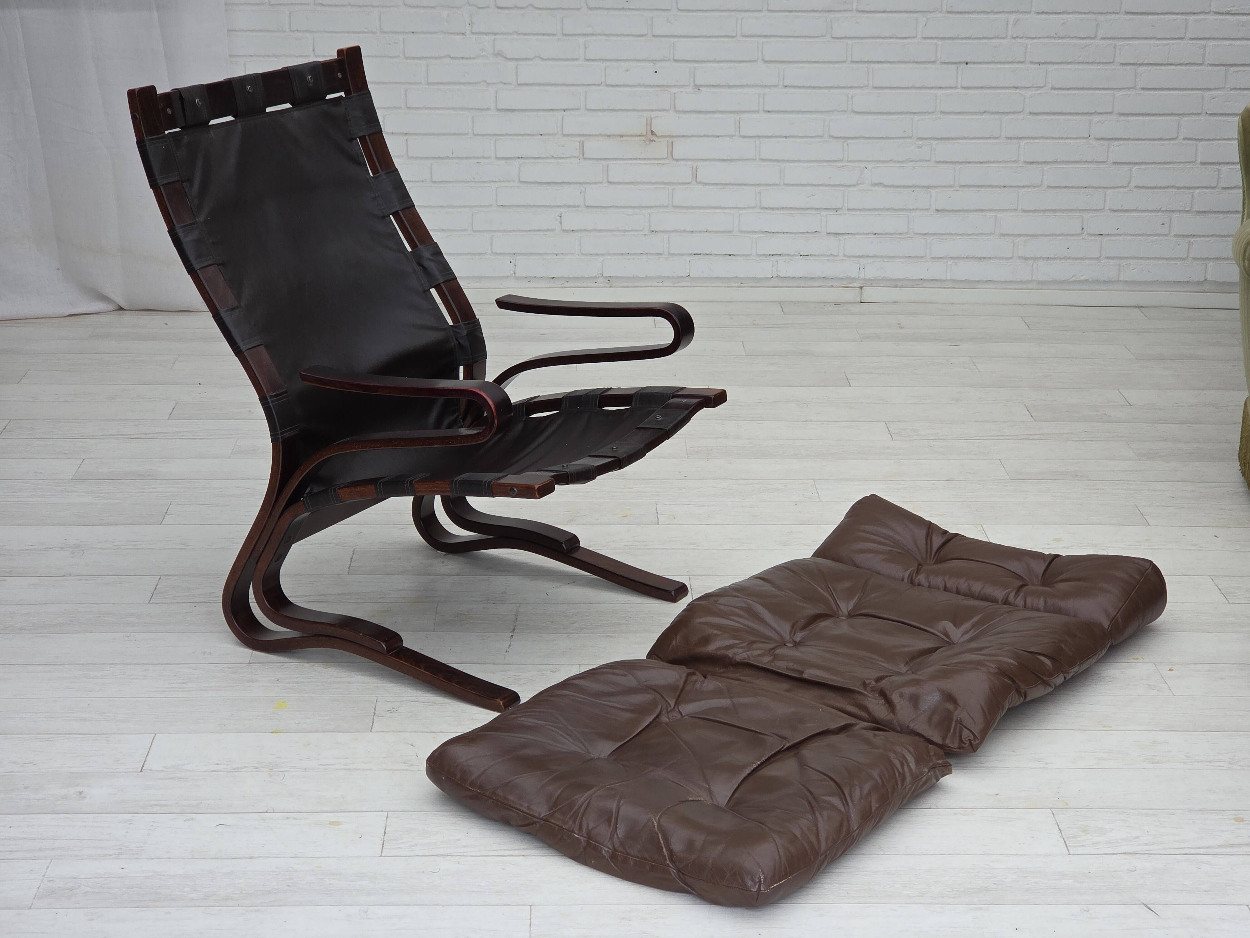 1970s, Norwegian design by Erde & Nordhal Solheim, chair, model "Kengu".