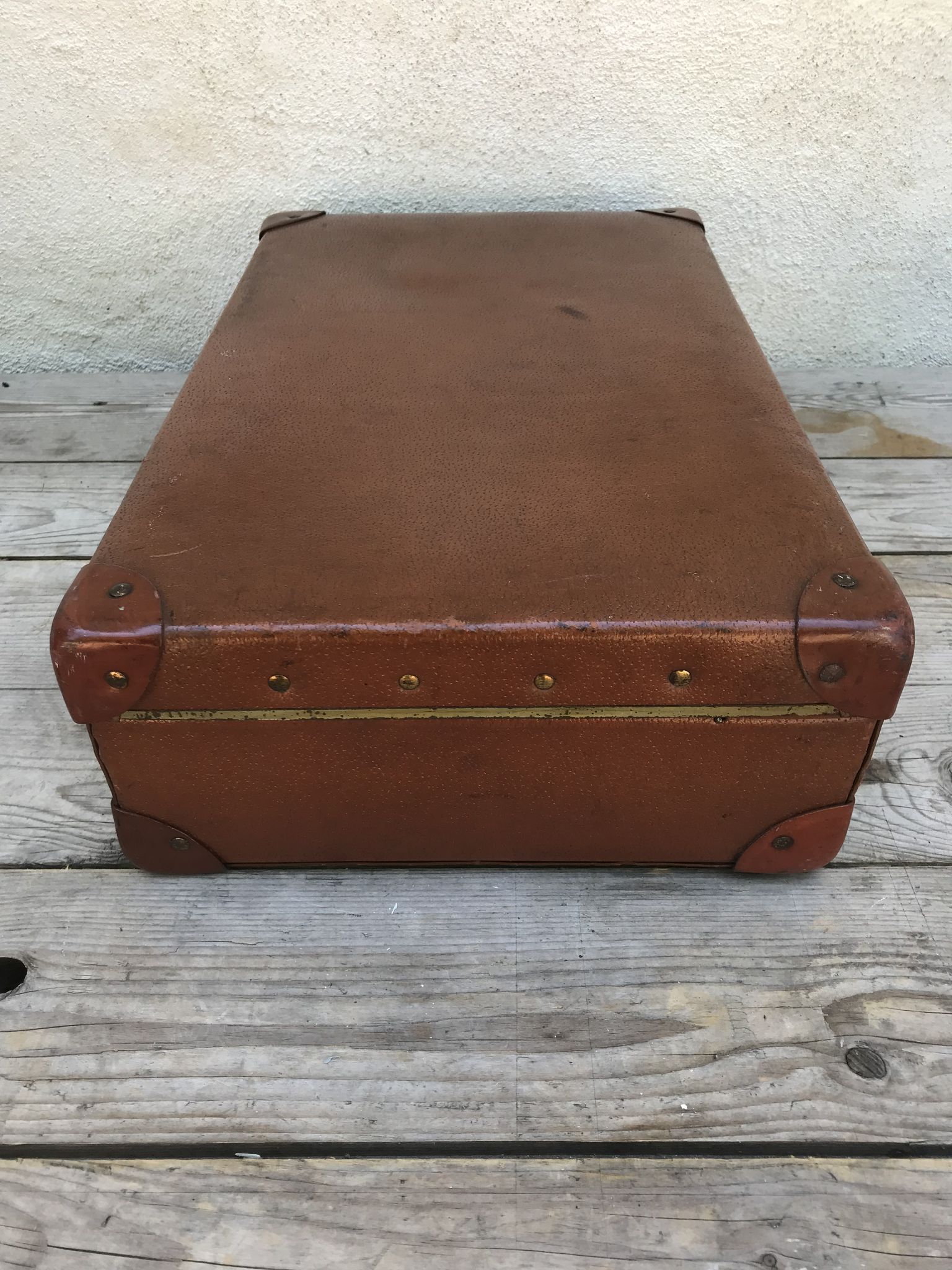 Old suitcase travel ultima brown fiber trunk
