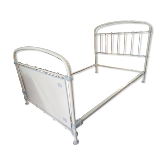 Old painted metal bed 120x190cm