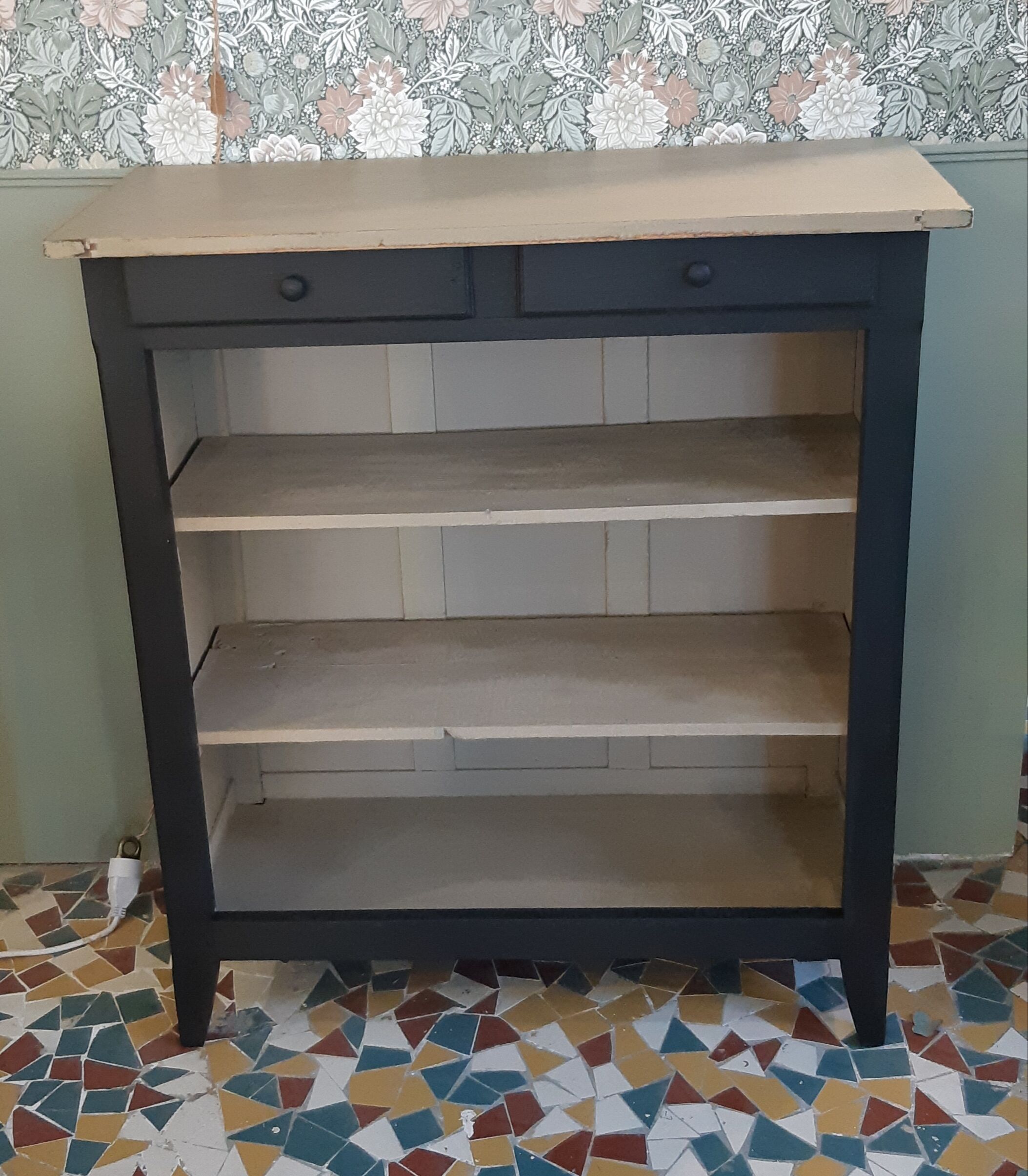 Buffet shelves open patinated black and linen