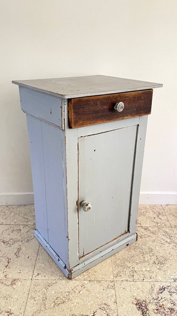 Meuble chevet ancien en bois gris patiné