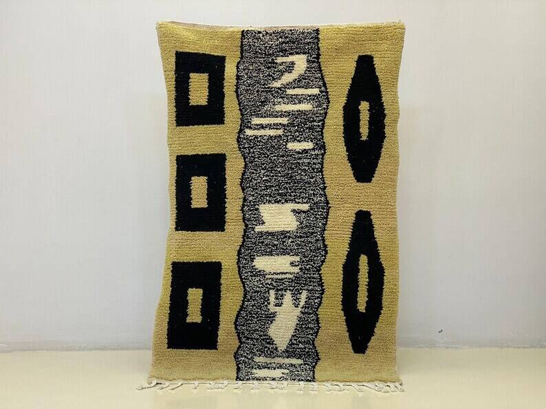 Moroccan Berber rug, decorated, 250cm x 150cm