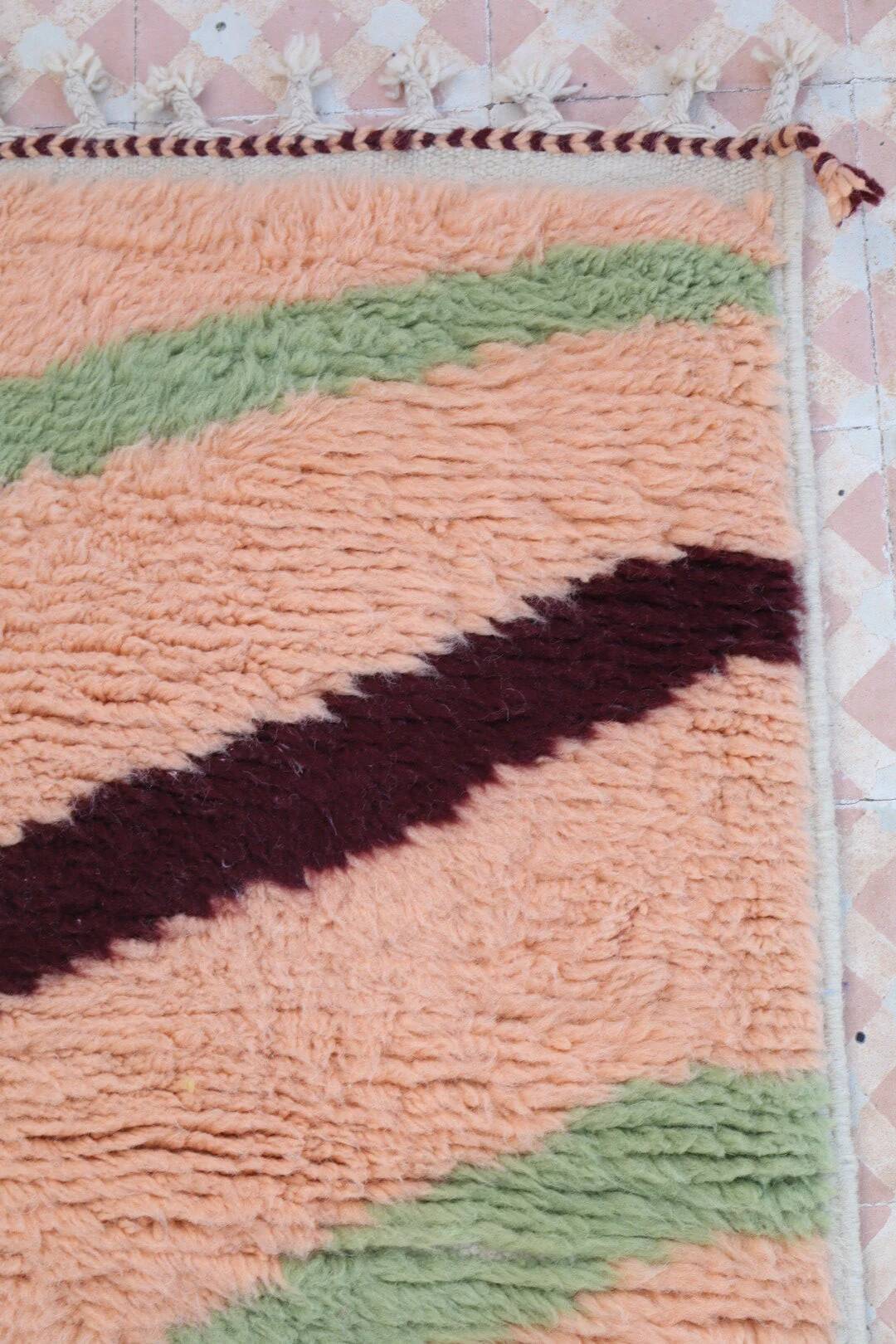 Colourful Berber rug with tiger patterns - 320 x 200 cm