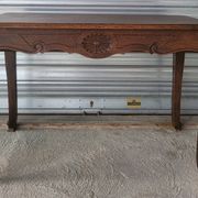 Bureau dit "bureau de dame" / table style Louis XV en bois  massif