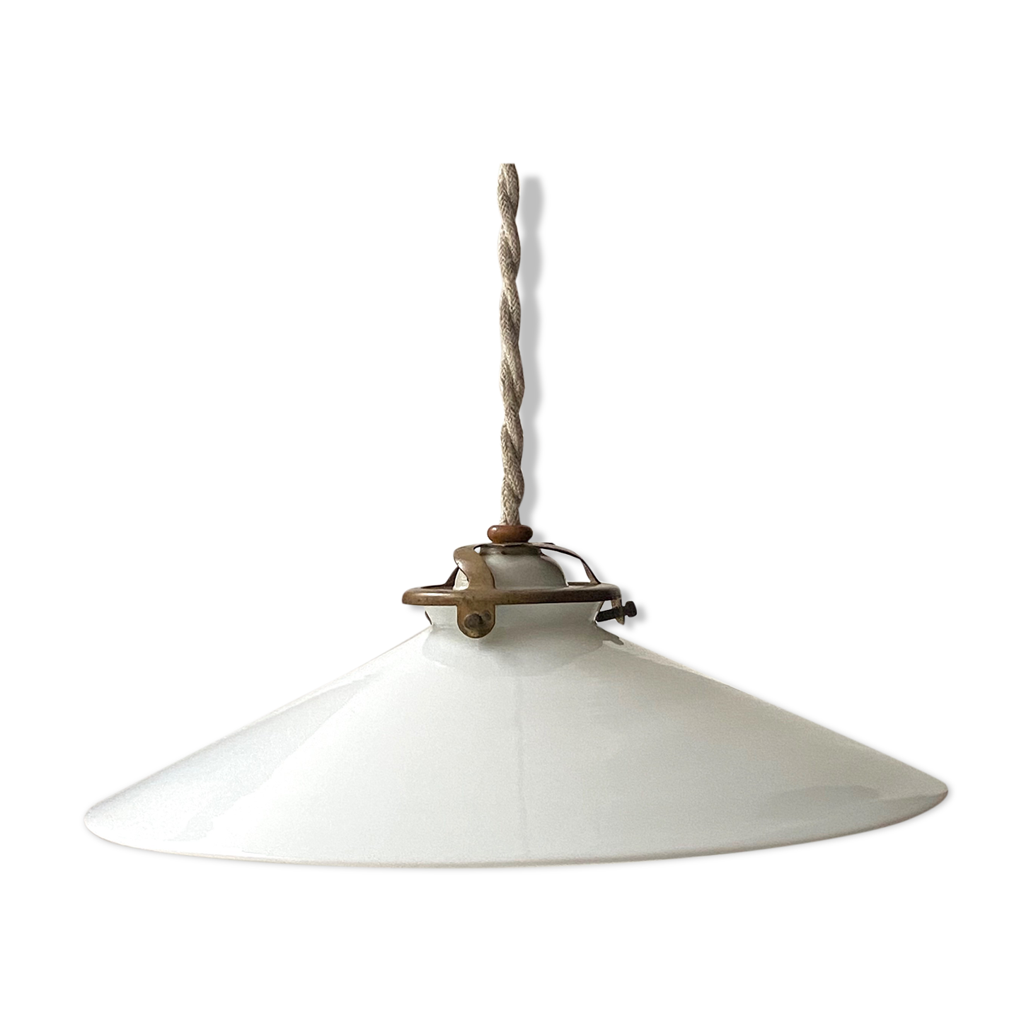 Opaline suspension with porcelain socket