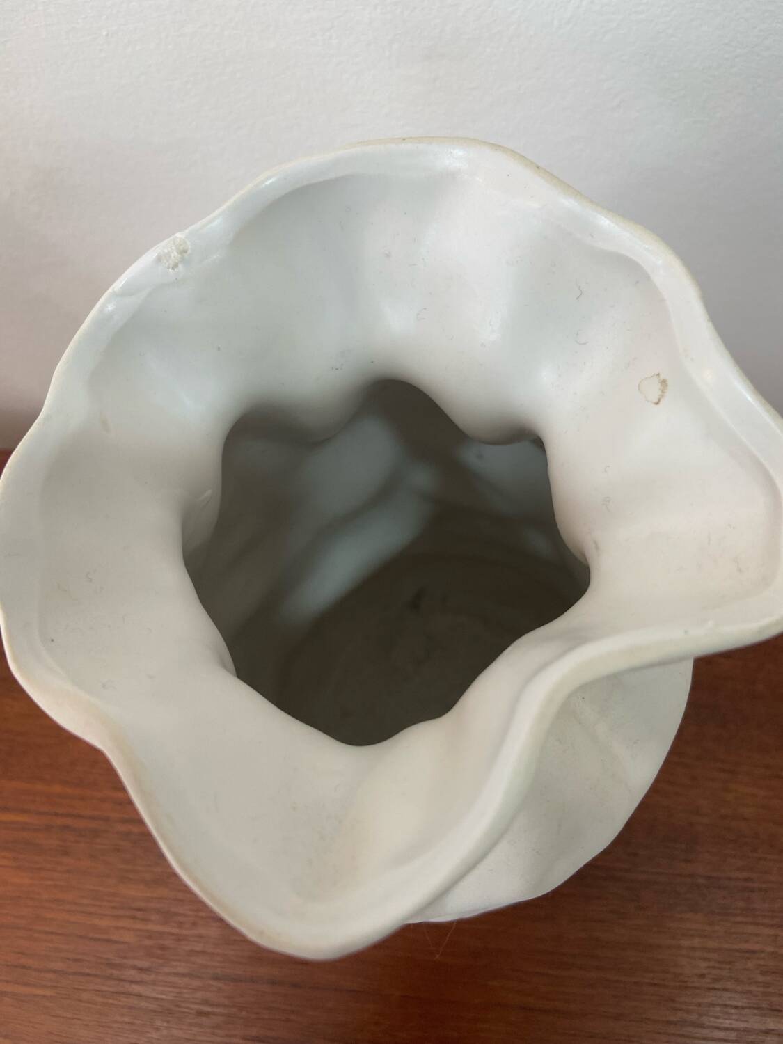 Paire de vases blancs