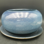 Blue ceramic bowl and its undercut