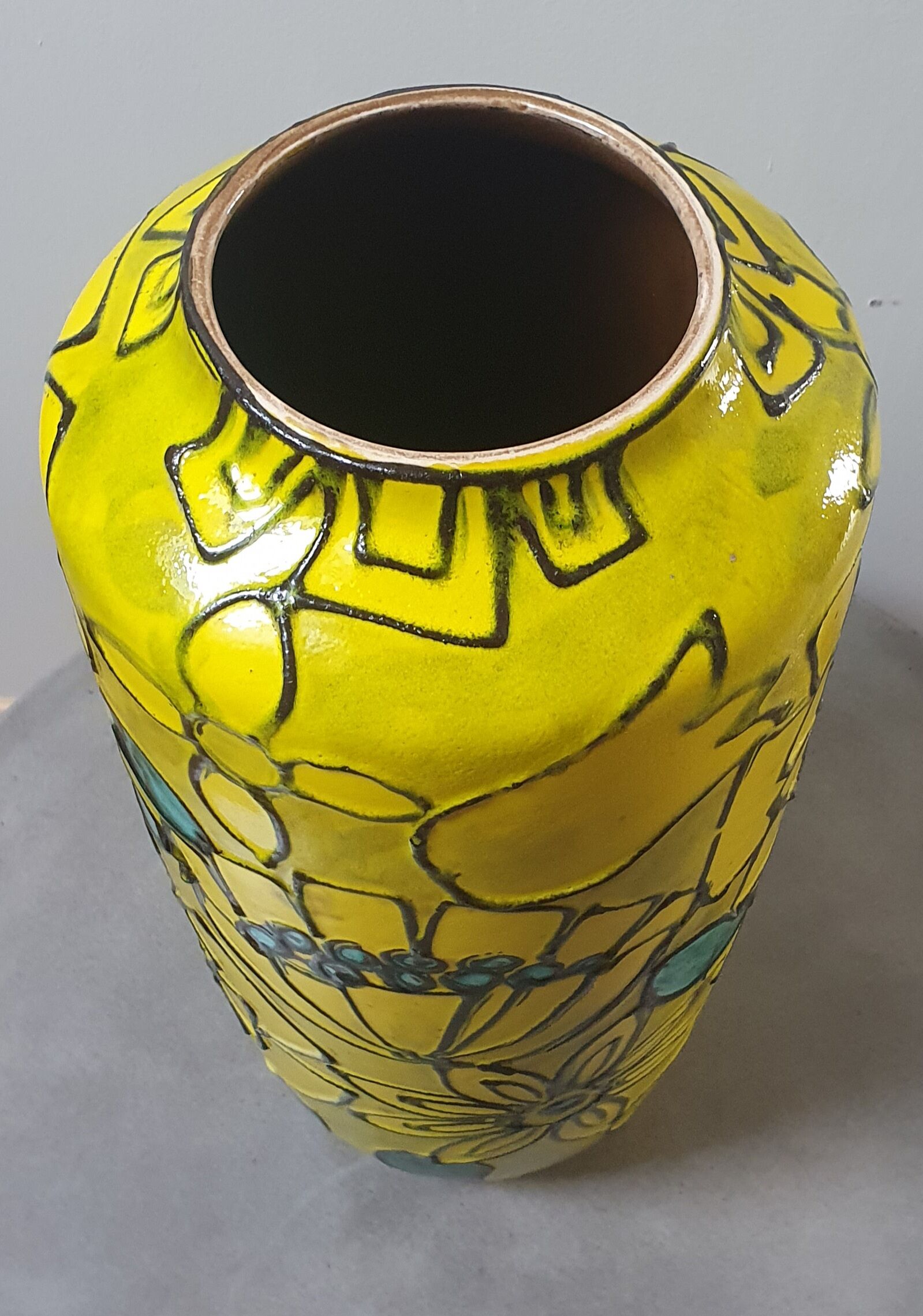 Ceramic vase