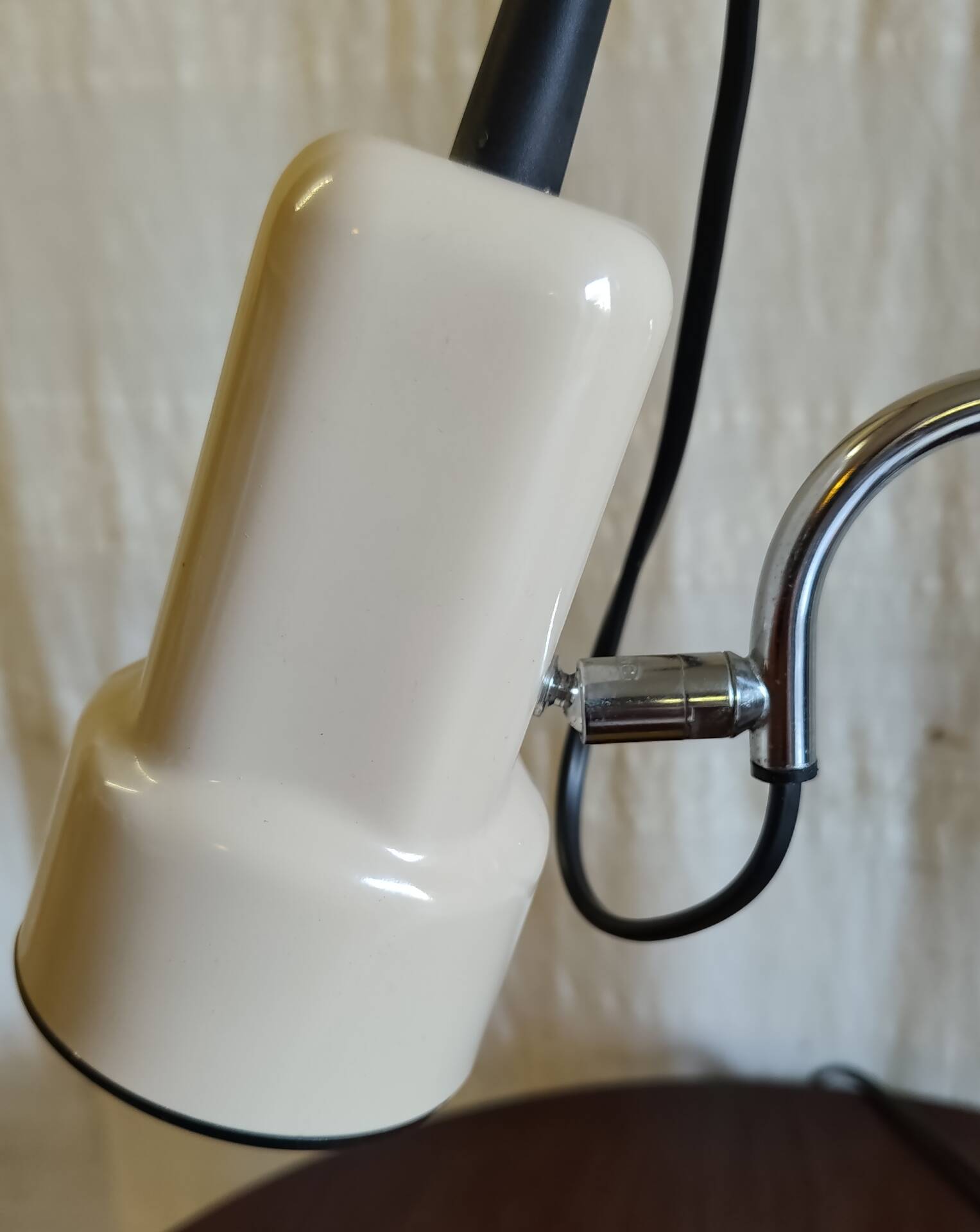 Articulated desk lamp - 80's design