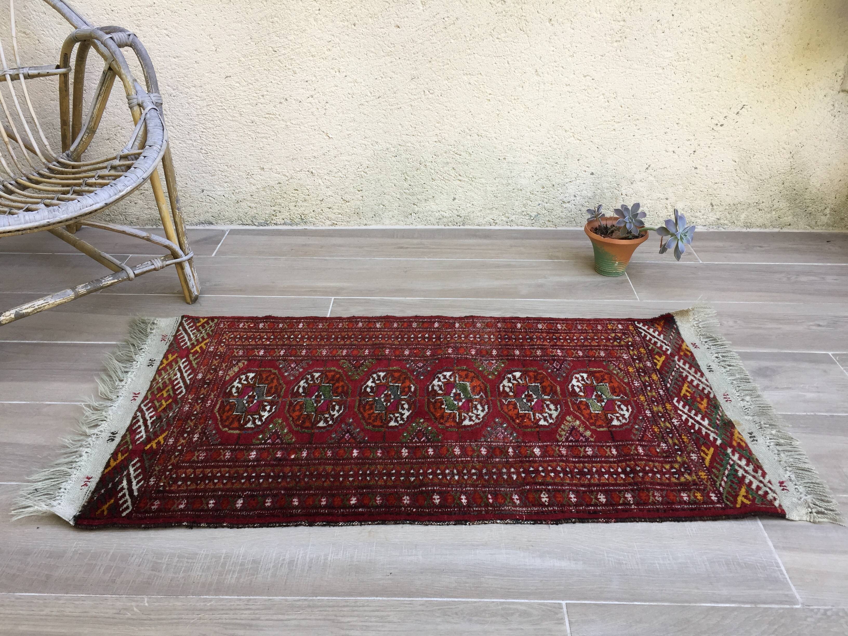 Vintage pure wool rug – 118 x 57cm